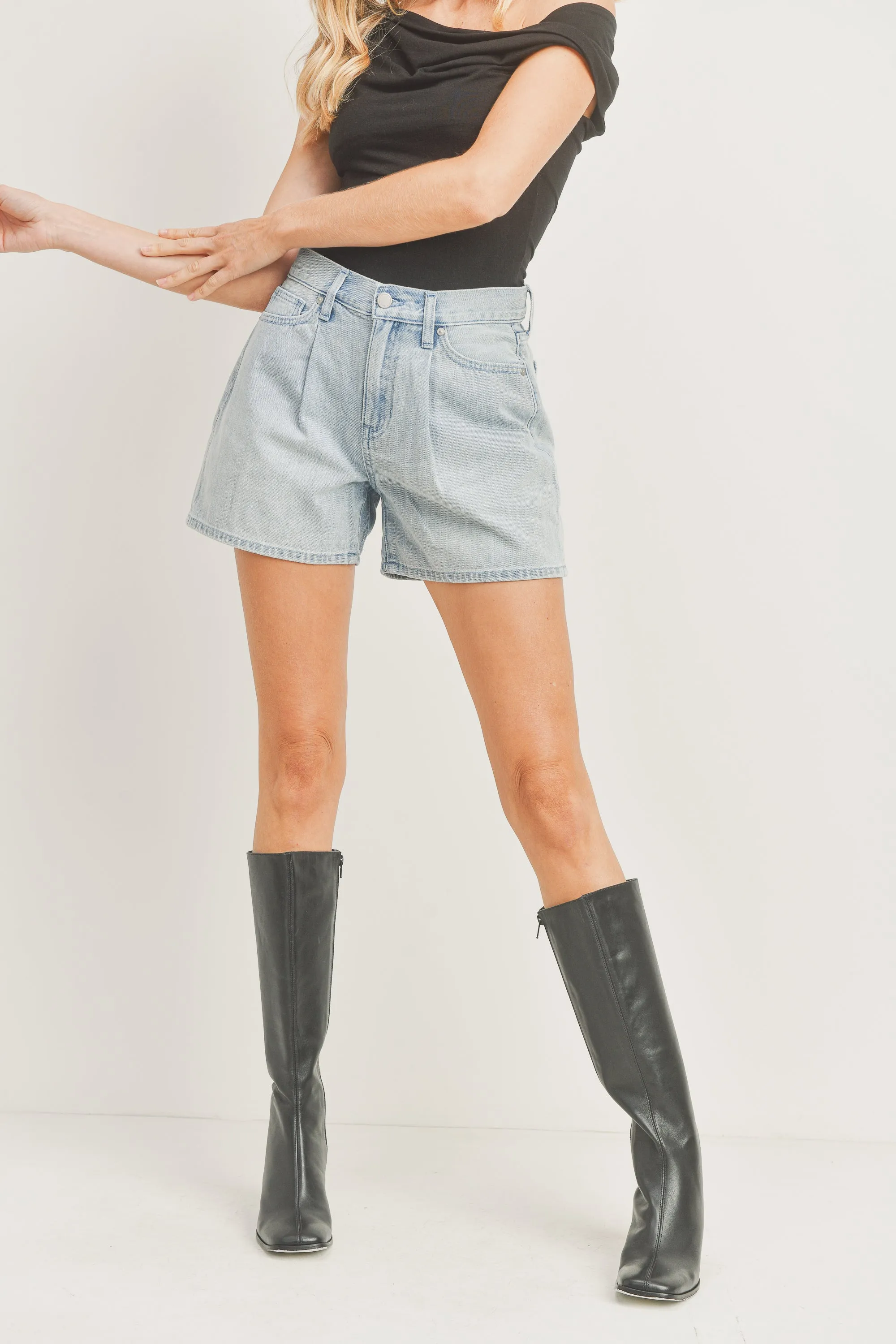 Short Pleated Light Denim